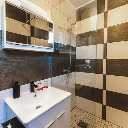 Apartmán Homes I&g By The River Next To Olimje *