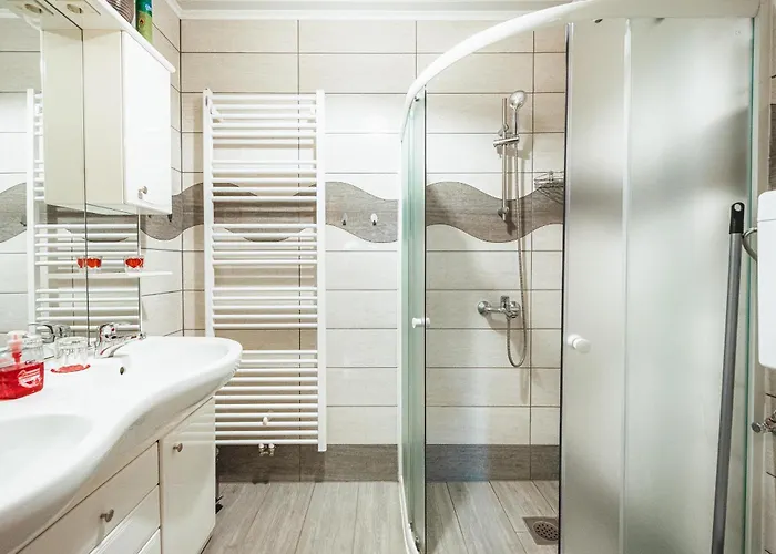 Daire Homes I&g By The River Next To Olimje *